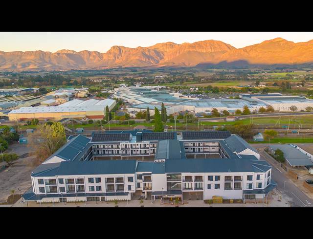 2 BEDROOM APARTMENT RENTED IN PAARL SOUTH